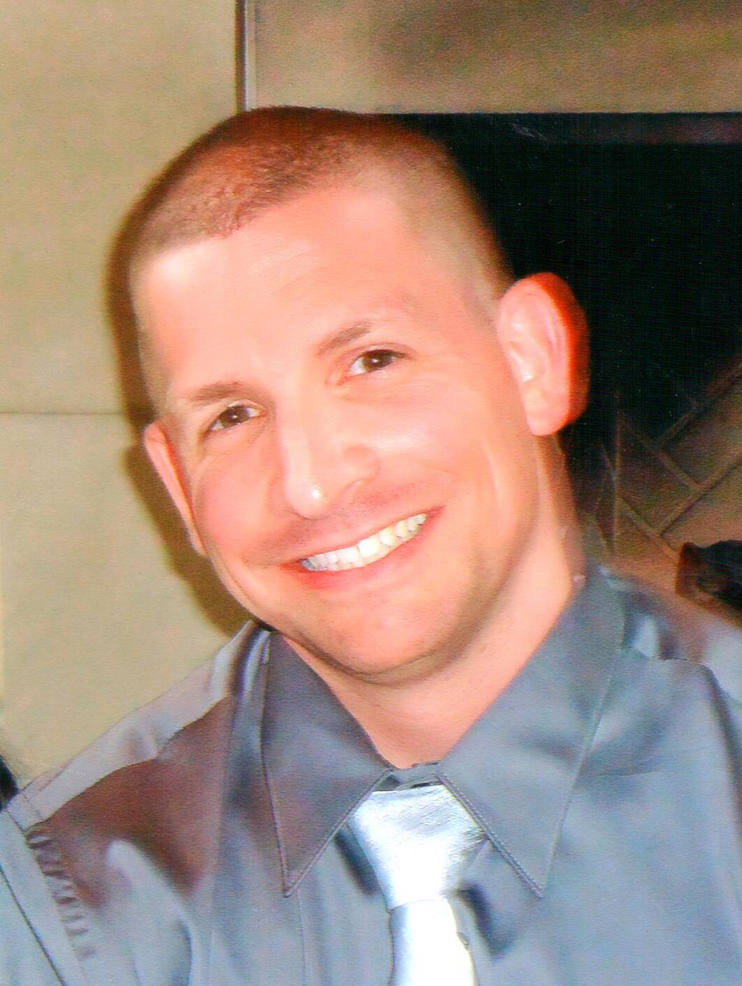 Robert L. Kearnan, 38, 